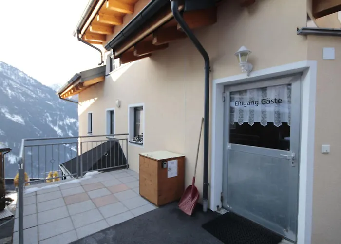 Bergblick By Interhome カップル